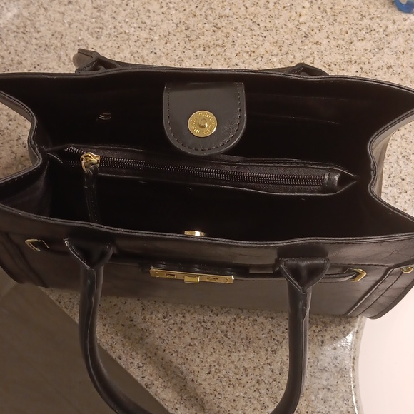 Black Handbag - Picture 6 of 6
